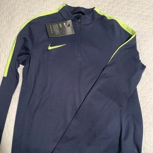 Nike Long Sleeve Dry 1/4 Zip Youth L